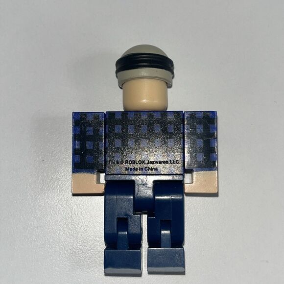 Roblox Apocalypse Rising Survivor action figure 3” - Picture 2 of 3